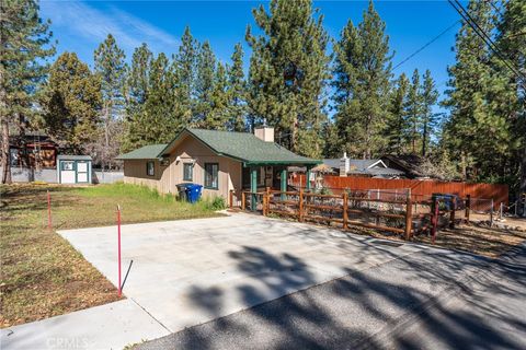 Photo of 318 Los Angeles Ave, Big Bear, CA 92386 (MLS # CV26074551)