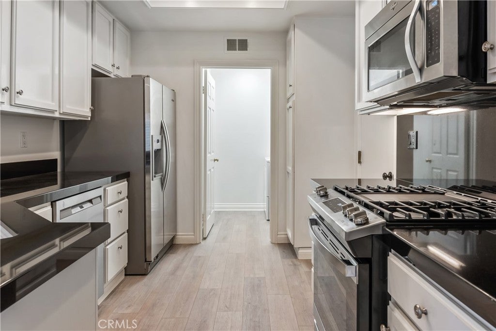 Photo of 275 Haverfield, Newport Beach, CA 92660 (MLS # OC26215137)