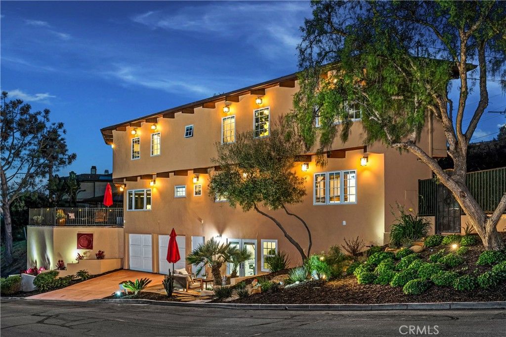 Photo of 33832 Barcelona Place, Dana Point, CA 92629 (MLS # OC25272129)