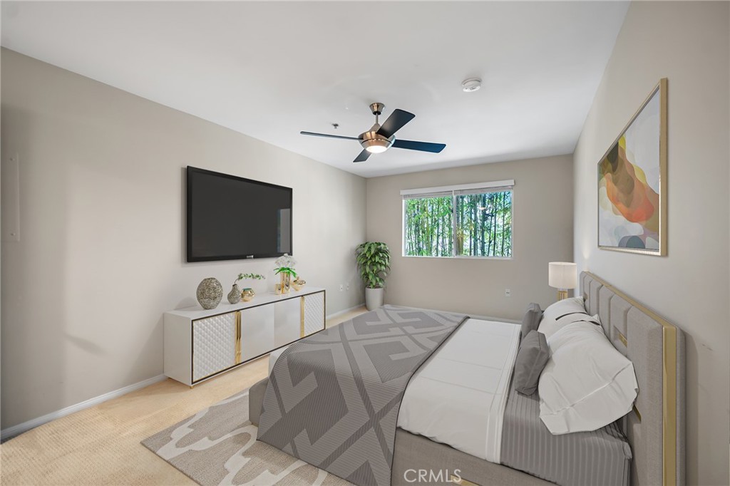 4501 Cedros 220