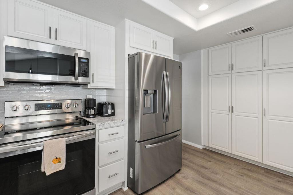 Desert Breezes - Residential Lease