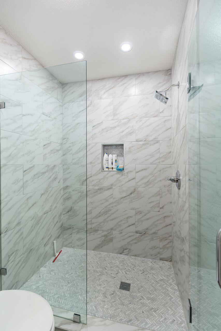 Desert Breezes - Residential Lease