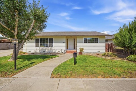 Photo of 56 Bundeson Drive, Hollister, CA 95023 (MLS # ML82059640)