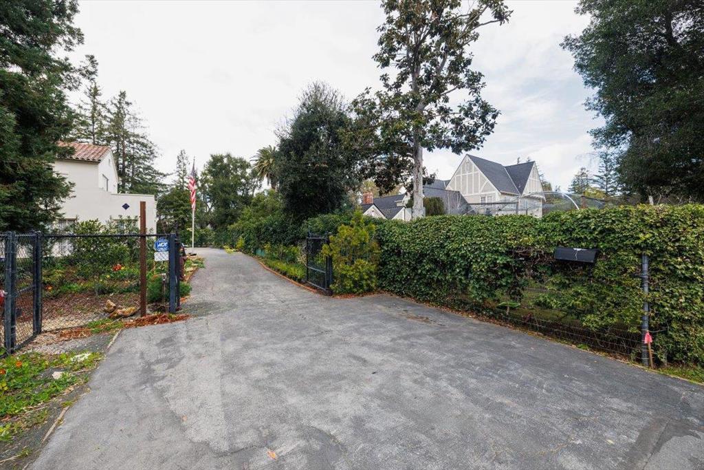 848 Edgewood Road