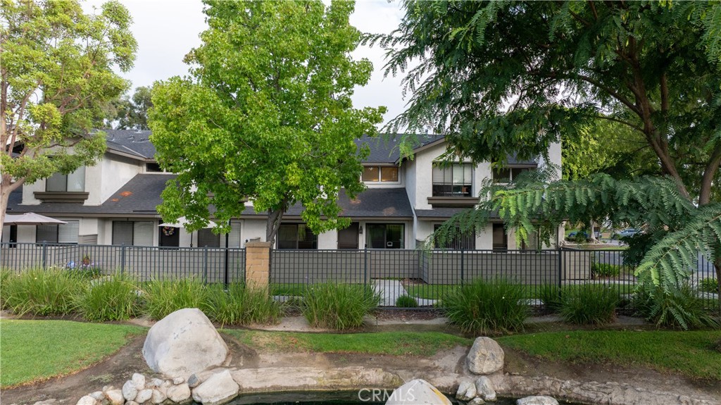 Lakeview Townhomes (LVTH) - Residential