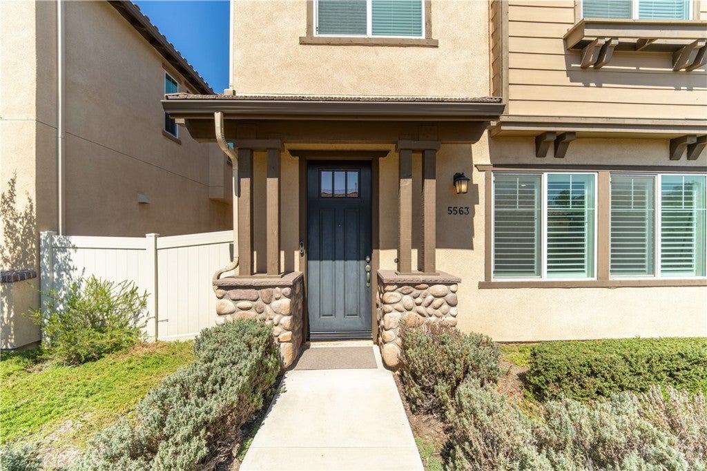 5563 Soria Drive