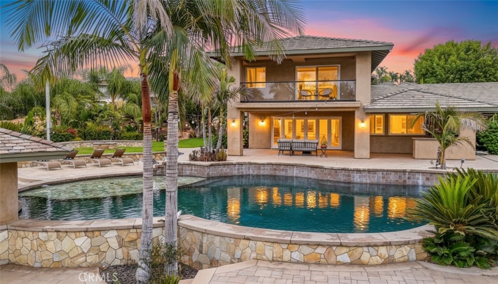 17289 Mariposa Avenue