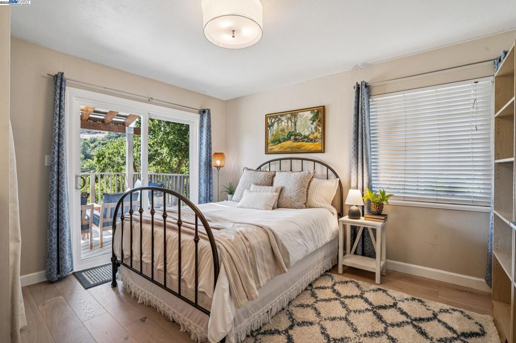 BURTON VALLEY - Residential