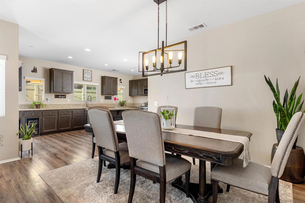 216 Oberlander Way
