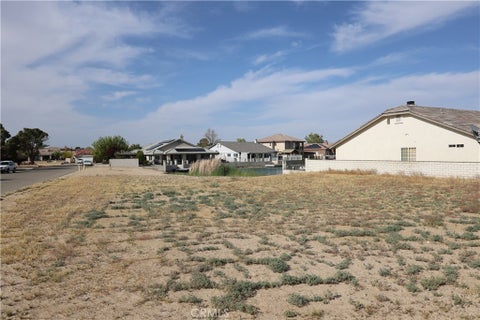 Photo of 14354 Ironsides Ln, Helendale, CA 92342 (MLS # IG26089214)