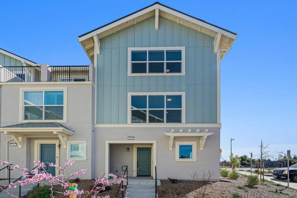 102 Skyline Vista Way