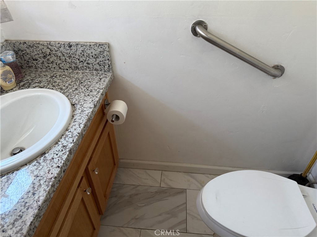 2126 W 77th Street