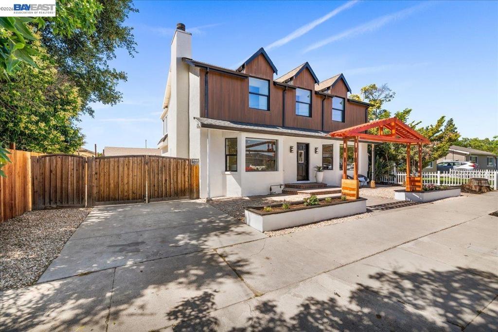 1844 Elm St