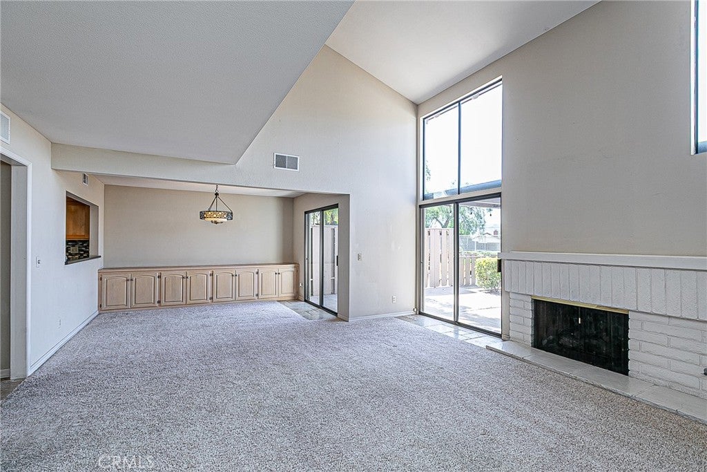 4593 Foxenwood