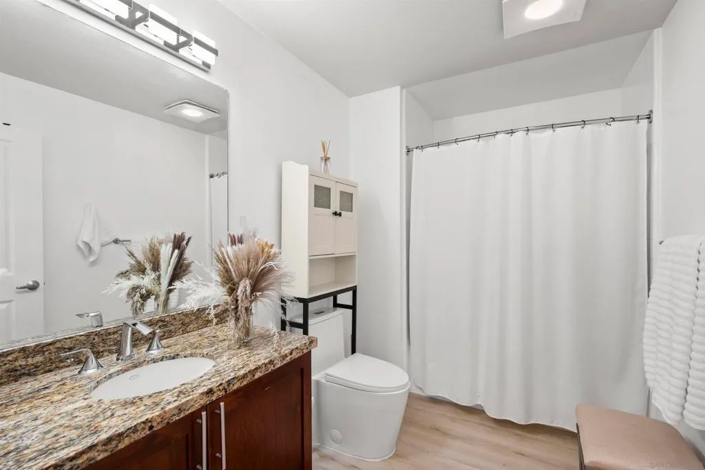 San Diego, California 92101, United States, ,1 BathroomBathrooms,Residential,Active,137241