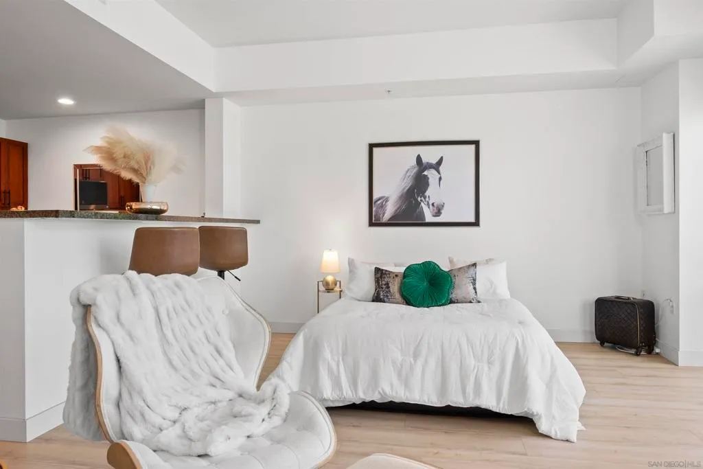 San Diego, California 92101, United States, ,1 BathroomBathrooms,Residential,Active,137241