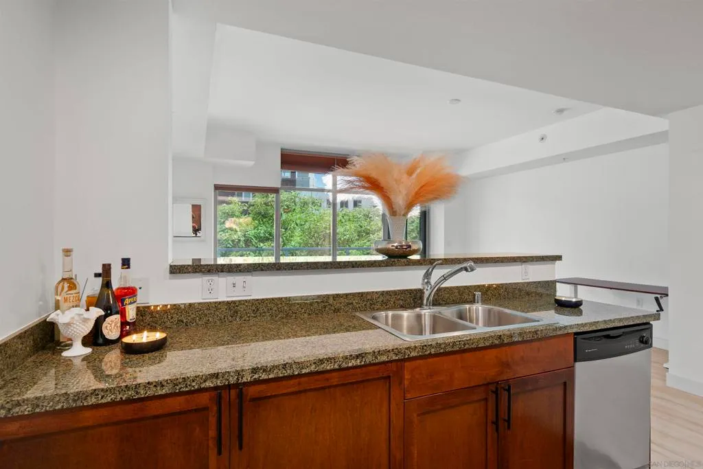 San Diego, California 92101, United States, ,1 BathroomBathrooms,Residential,Active,137241