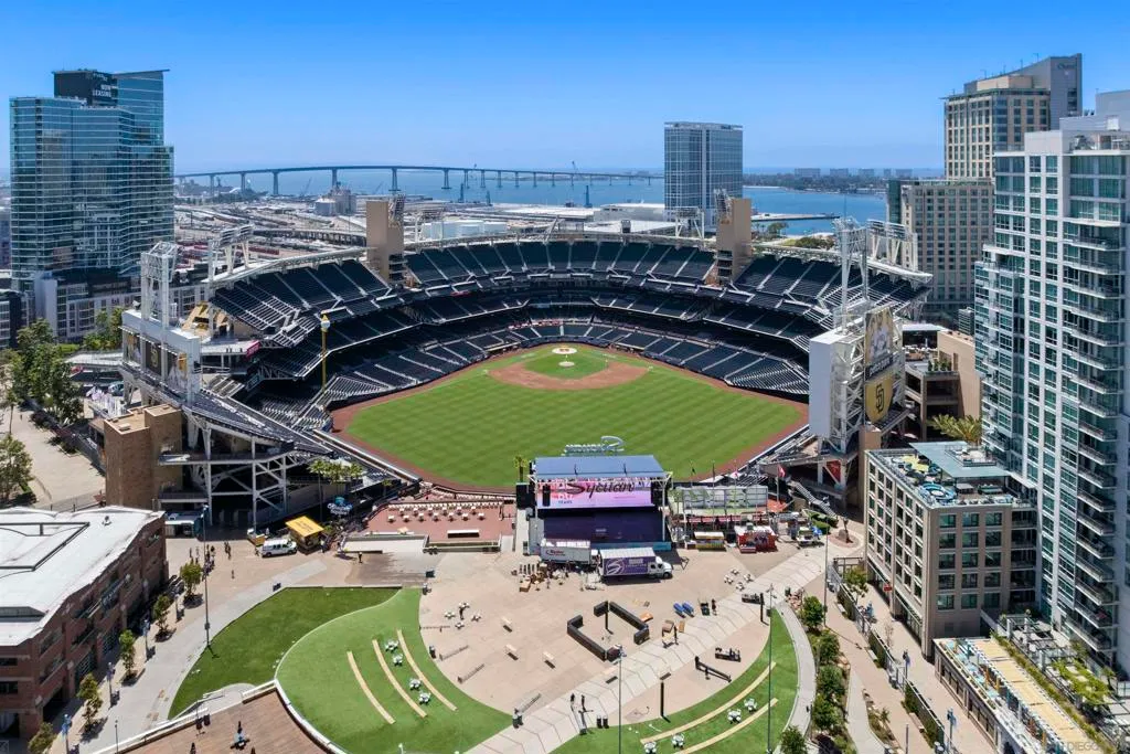 San Diego, California 92101, United States, ,1 BathroomBathrooms,Residential,Active,137241