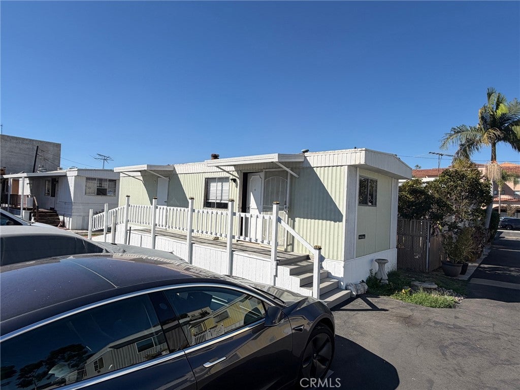 520 E Carson Street 15