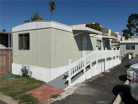 MLS: PV26216101