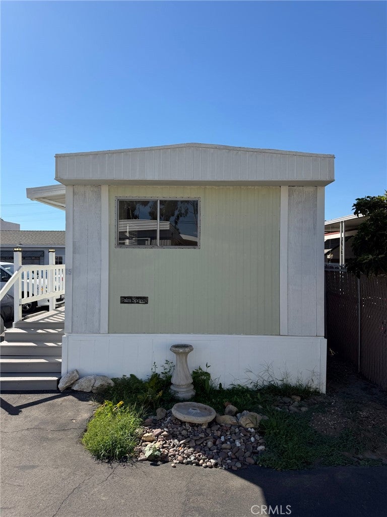 520 E Carson Street 15