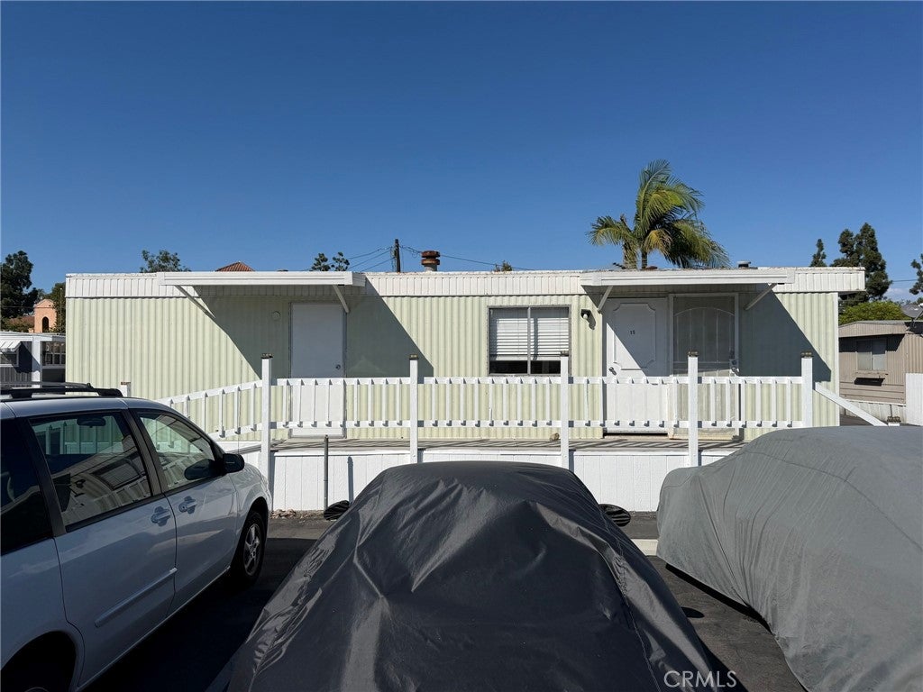 520 E Carson Street 15