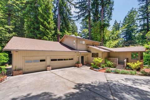 Photo of 450 Vine Hill Road, Santa Cruz, CA 95065 (MLS # ML82046835)