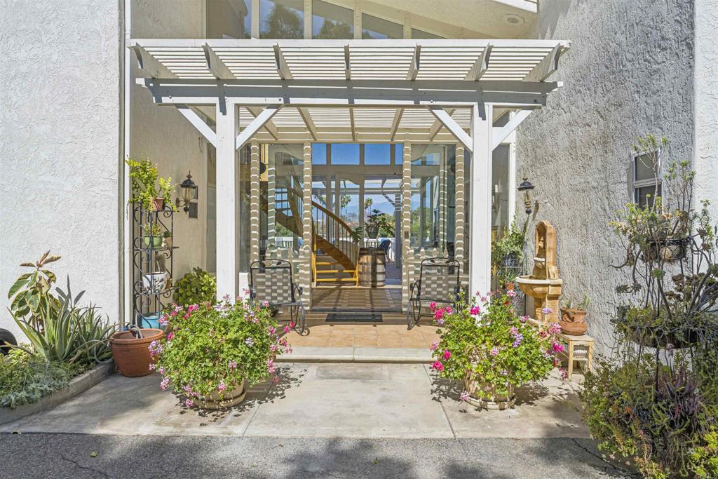 3016 Alta Vista Dr