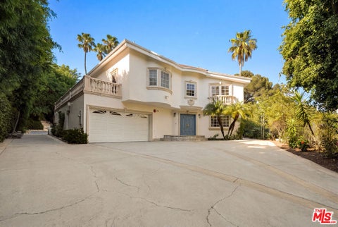 Photo of 1109 Pine Drive, Beverly Hills, CA 90210 (MLS # 26988657)