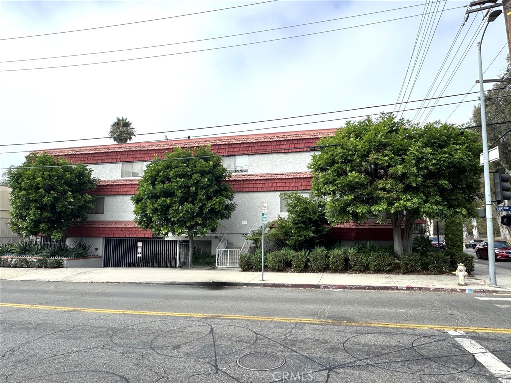 This spacious 2-bedroom, 2.5-bath townhouse offers comfortable living in the highly desirable West LA/Sawtelle neighborhood. The main level features a bright and welcoming living room with a cozy fireplace and wet bar, perfect for relaxing or entertaining. Along with in-unit laundry and a convenient guest bathroom. Upstairs, both bedrooms are generously sized, with the primary suite featuring a walk-in closet and private en-suite bath. The unit also includes gated 2-car tandem parking, extra storage space, and water and trash utilities covered. Located just minutes from UCLA, Westwood Village, and the VA Hospital, it’s also close to top-rated public and private schools, local parks, cafes, and transit—ideal for students, professionals, or anyone looking to enjoy a vibrant yet peaceful community.