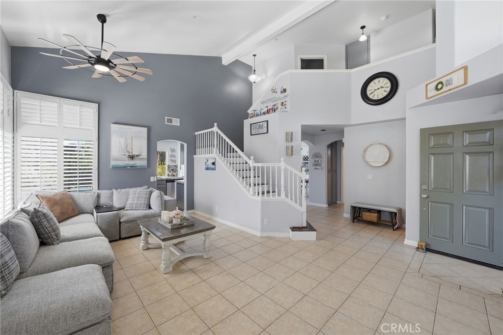 12184 Knoll Crest