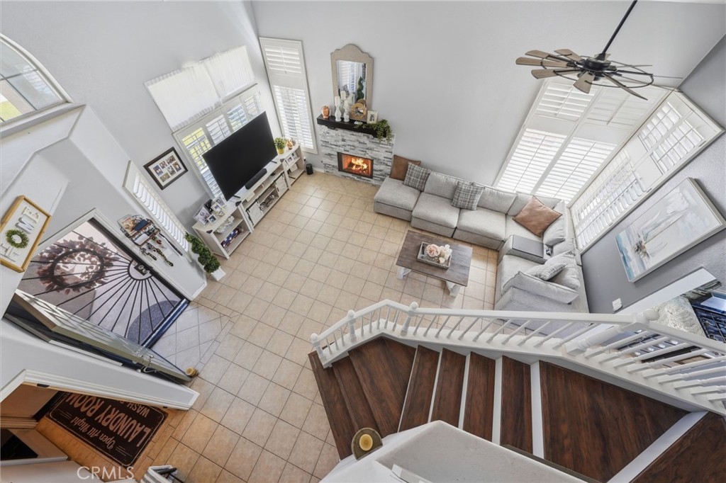12184 Knoll Crest