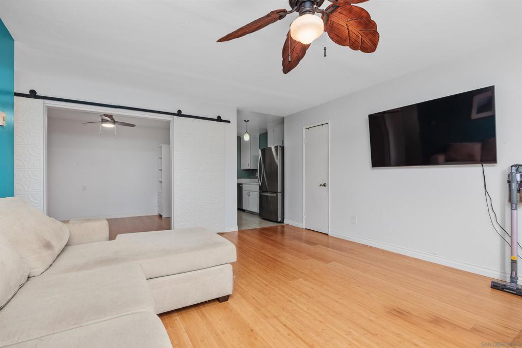 407 Requeza Street E9