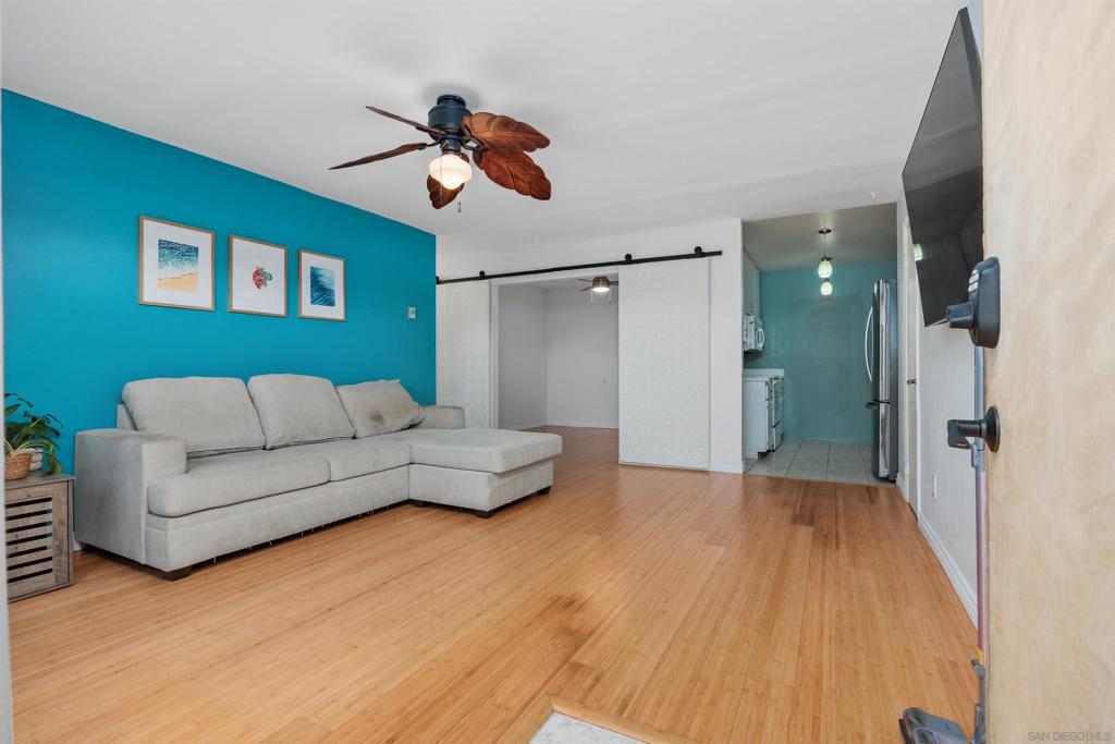 407 Requeza Street E9