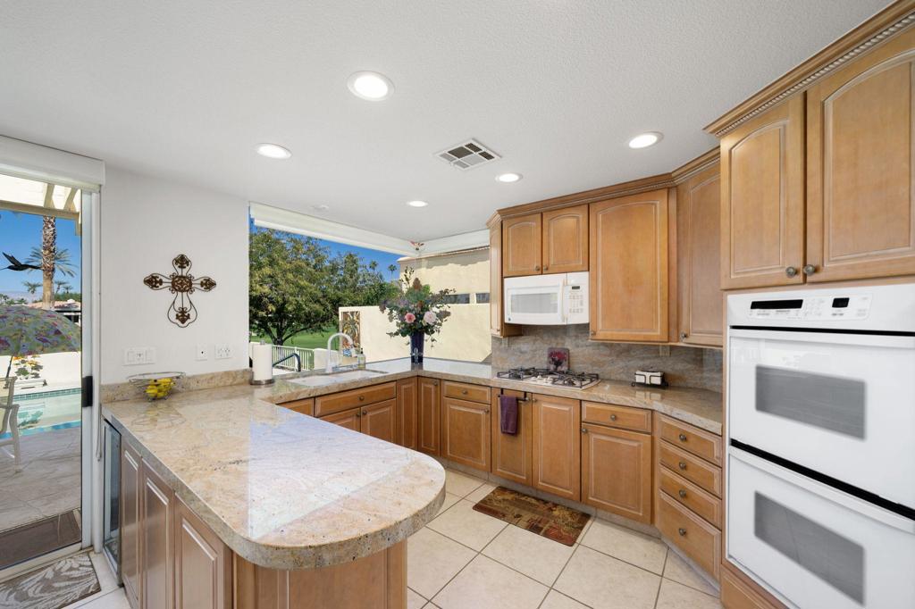 Desert Horizons C.C. - Residential Lease