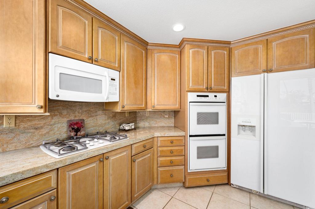 Desert Horizons C.C. - Residential Lease