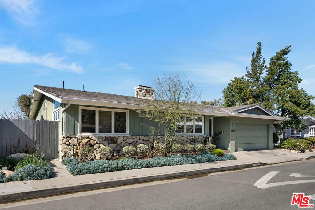 Photo of 3823 Cody Road, Sherman Oaks, CA 91403 (MLS # 26831413)