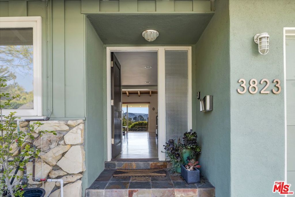 Photo of 3823 Cody Road, Sherman Oaks, CA 91403 (MLS # 26831413)