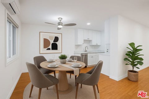 Photo of 918 17th Street #2, Santa Monica, CA 90403 (MLS # 26990881)