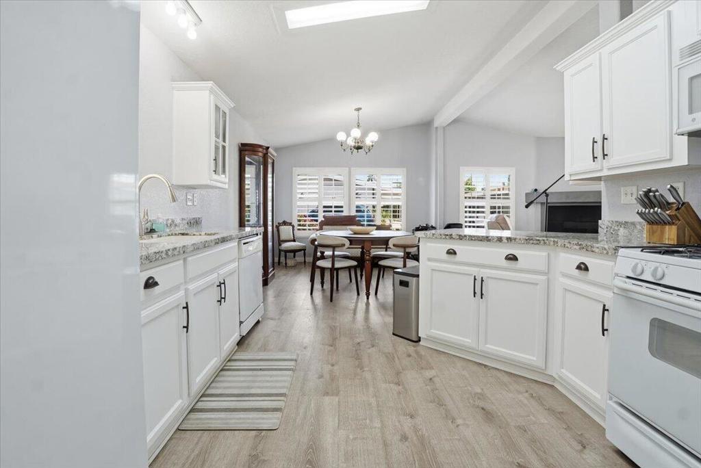 Suncrest Country Clb - Manufactured In Park