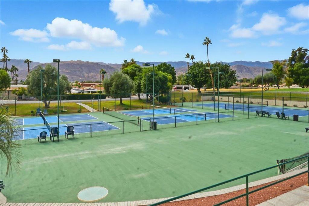 Suncrest Country Clb - Manufactured In Park