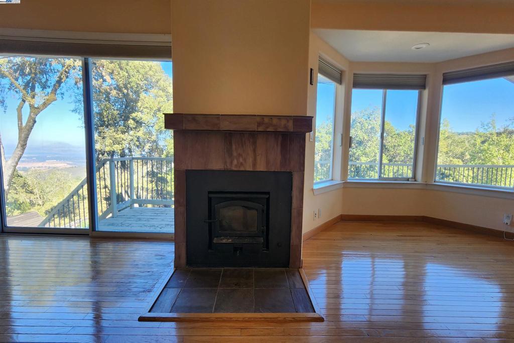 WOODSIDE HILLS - Residential