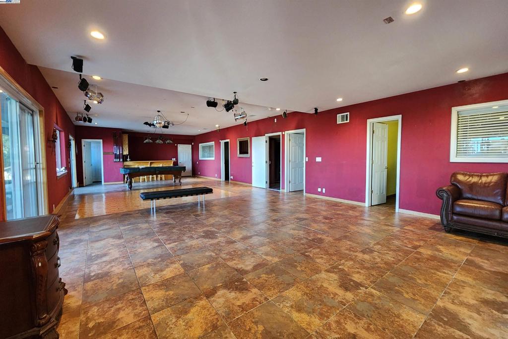 WOODSIDE HILLS - Residential