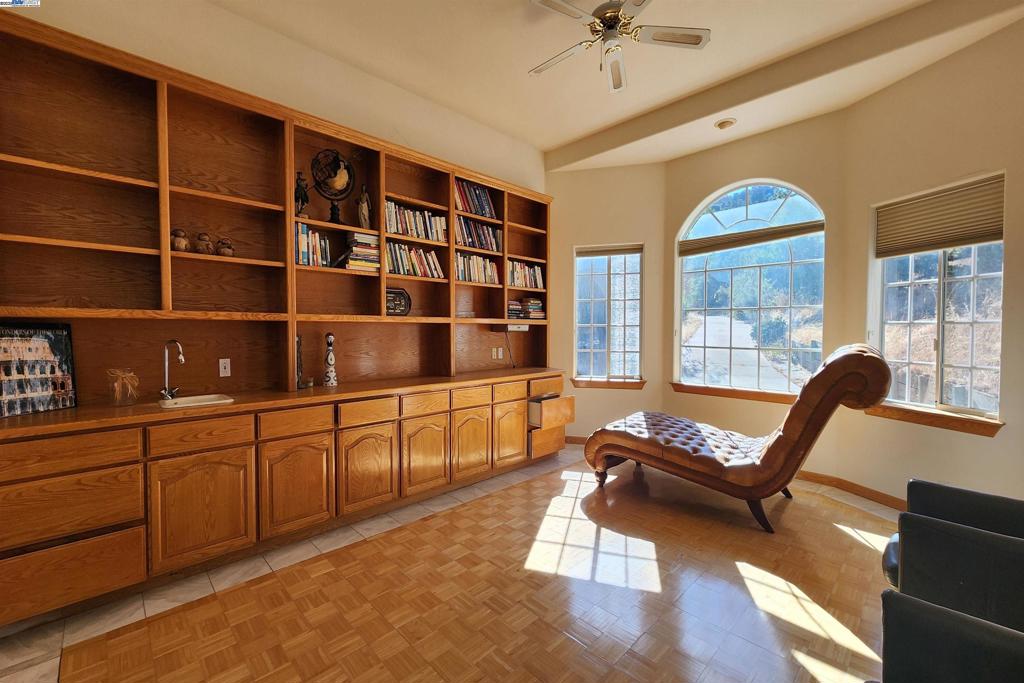 WOODSIDE HILLS - Residential