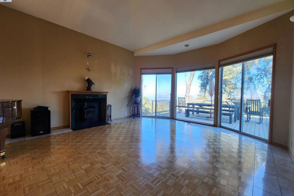 WOODSIDE HILLS - Residential