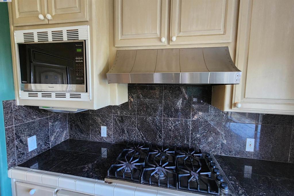 WOODSIDE HILLS - Residential