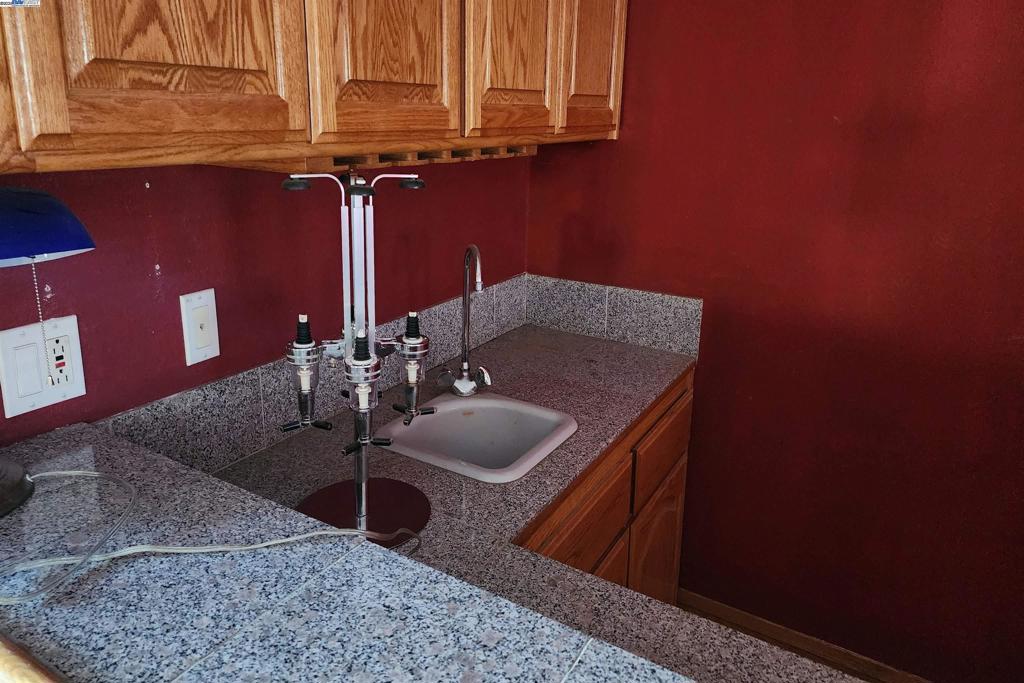 WOODSIDE HILLS - Residential