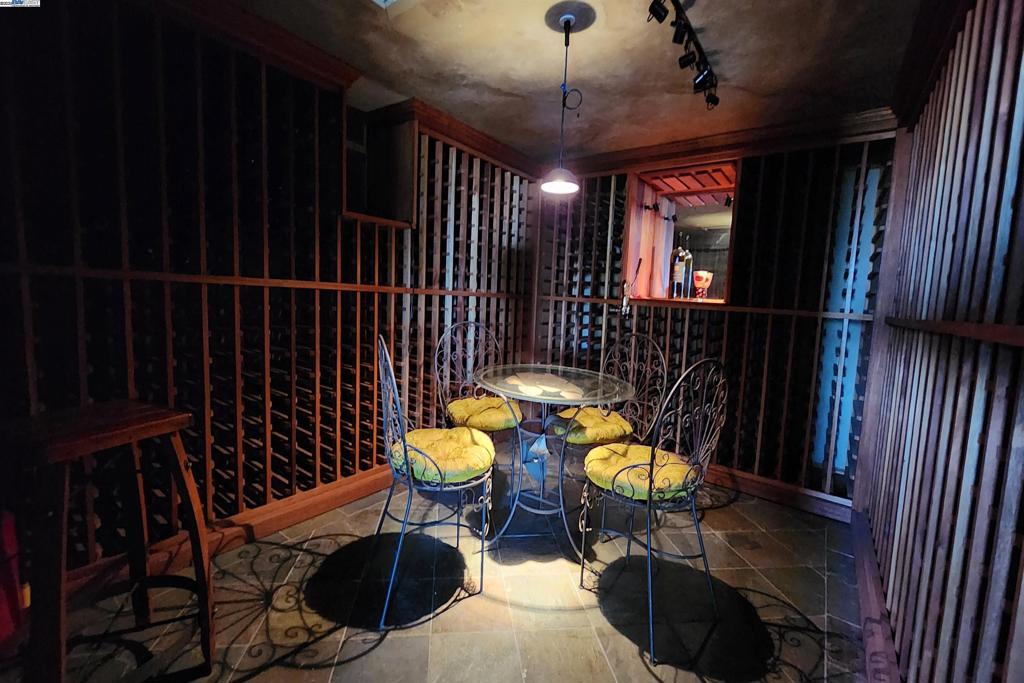 WOODSIDE HILLS - Residential