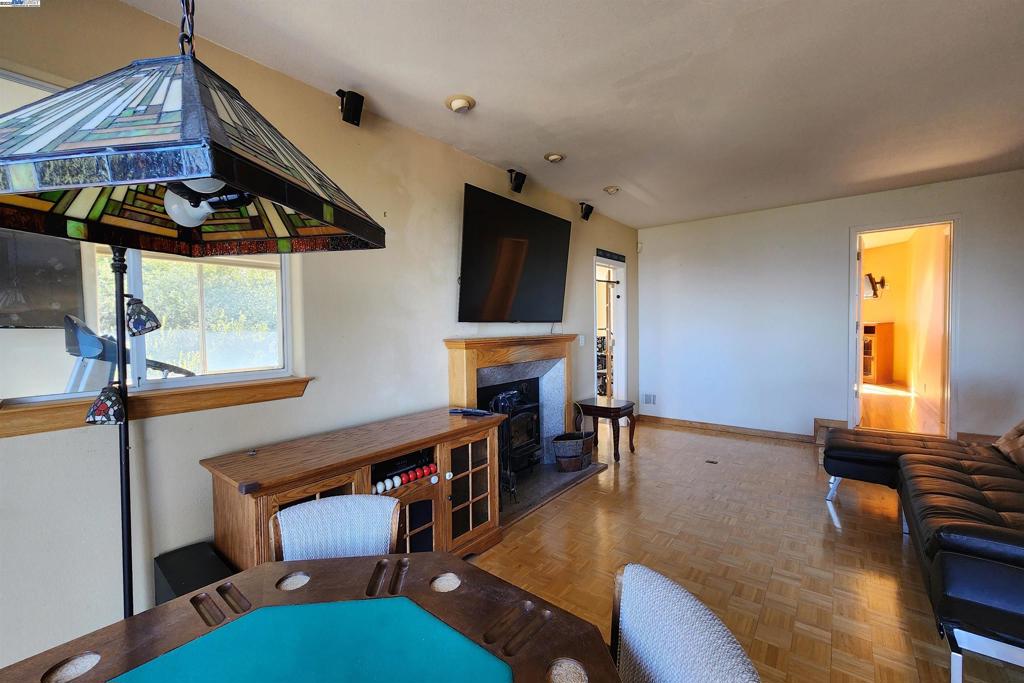 WOODSIDE HILLS - Residential