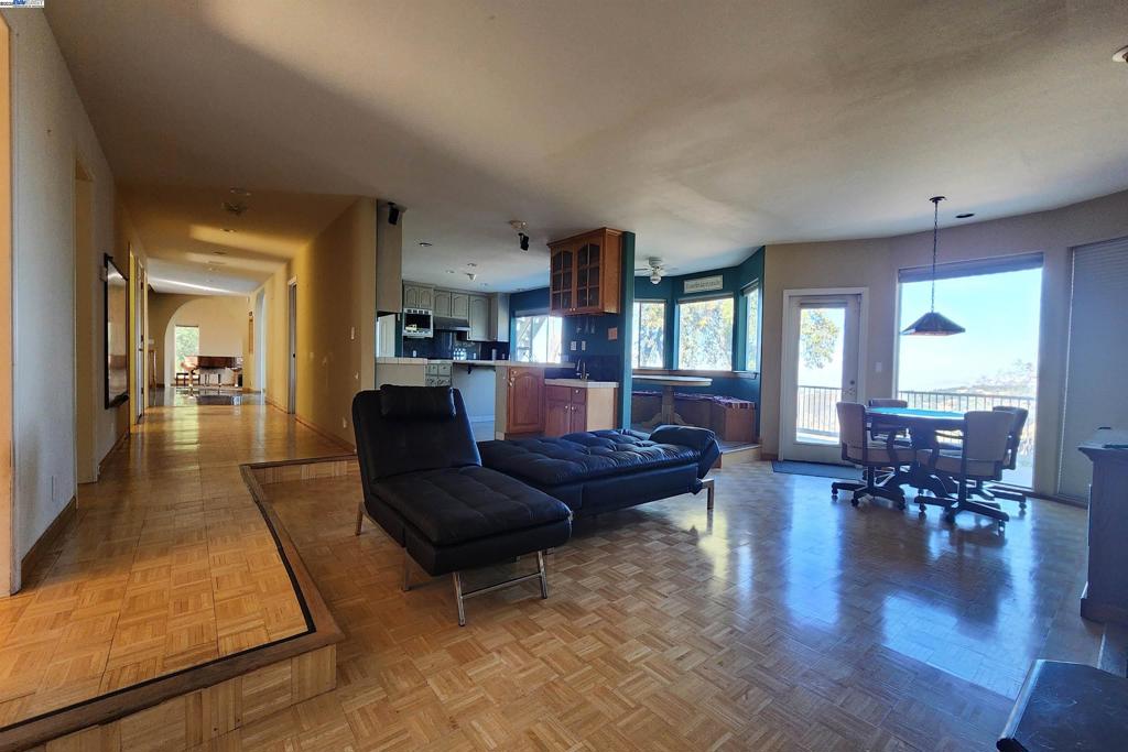 WOODSIDE HILLS - Residential